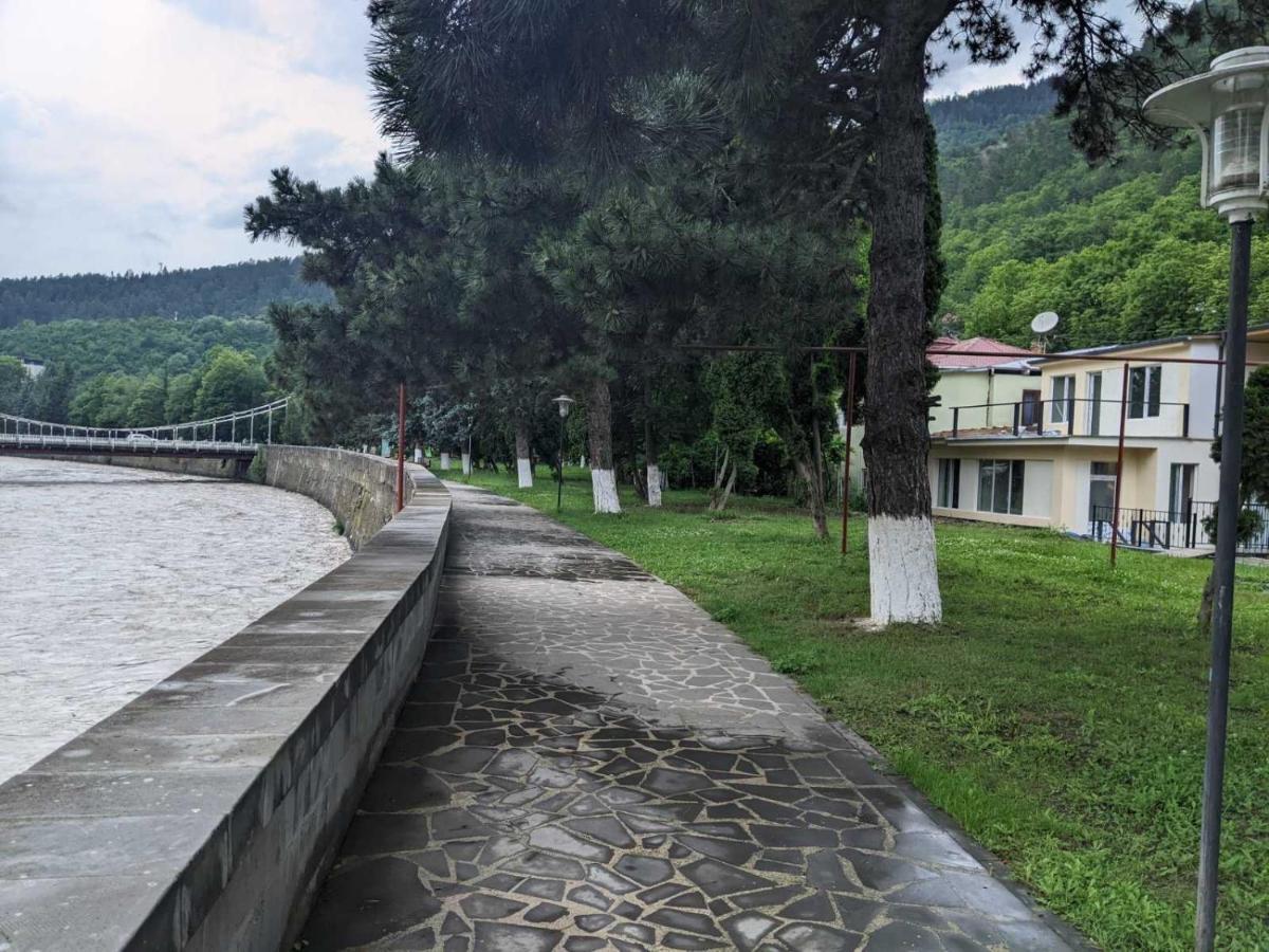 Riverside 博尔若米 外观 照片